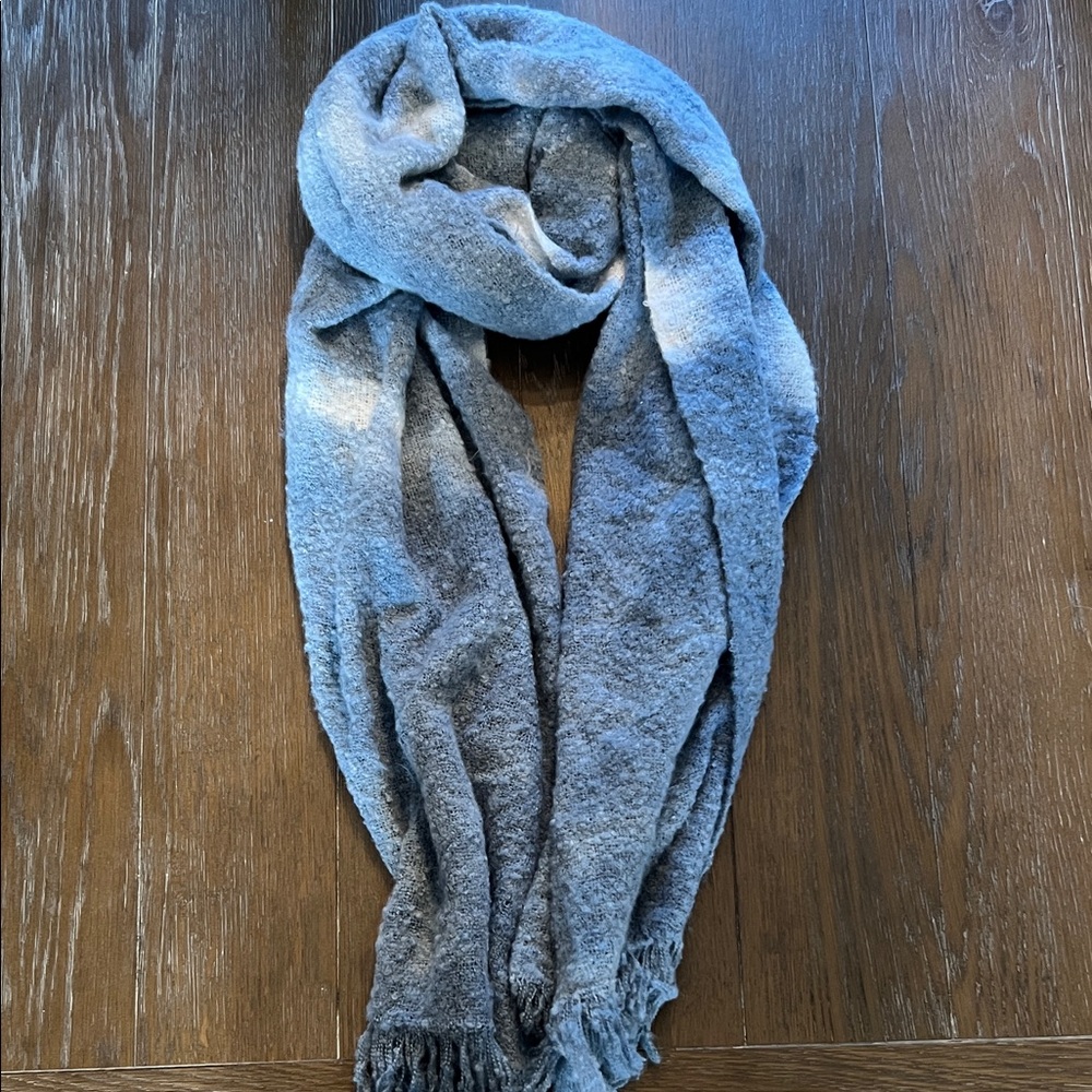 Altar’d State Cozy Blue White Scarf